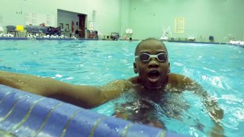 Doctors say the warm, humid air of indoor swimming pools can provide children with asthma an ideal environment for exercise, and it often helps improve their asthma symptoms.